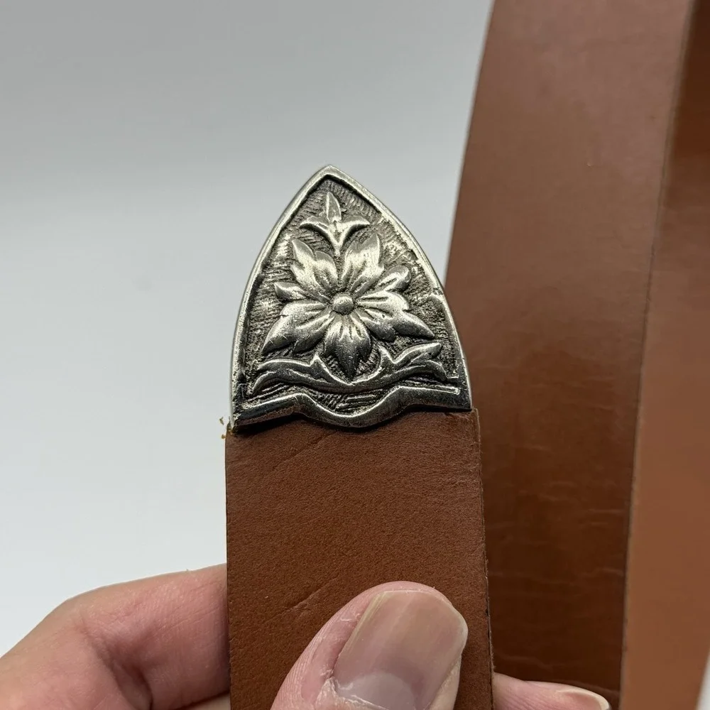 Vintage Capezio Brown Leather Belt Western Boho Floral Silver Buckle Measure 36